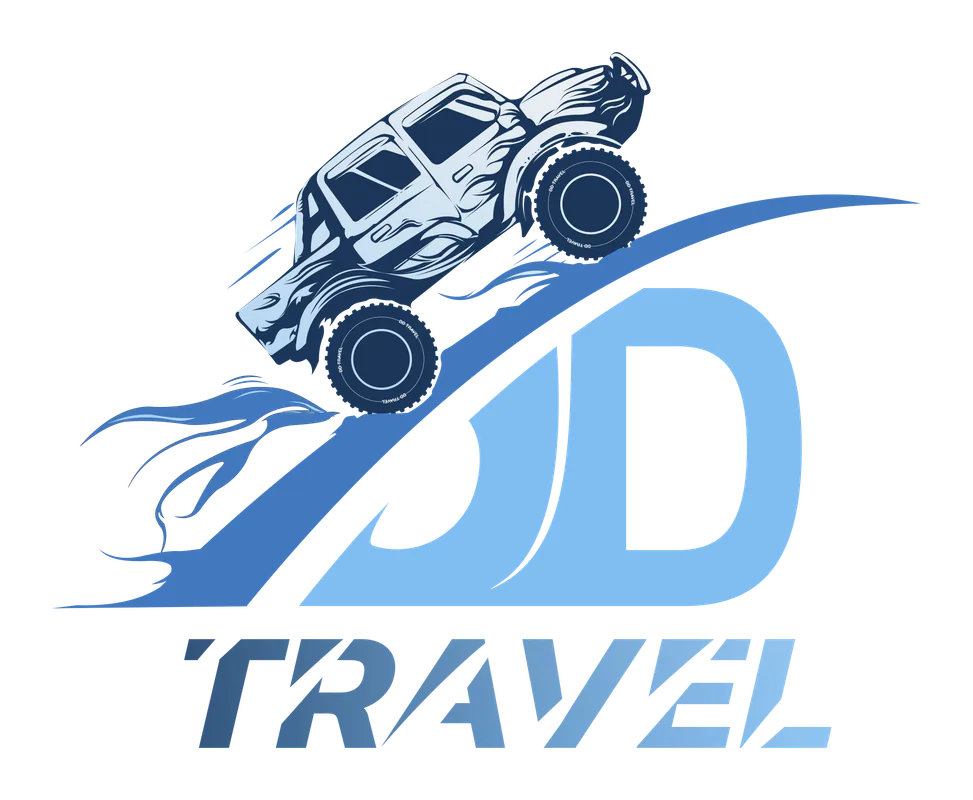 Logo mark ของ D&D TRAVEL บนพื้นสว่าง